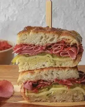 Focaccia-pastrami